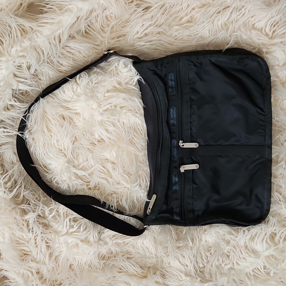 Le Sportsac Deluxe Everyday Bag